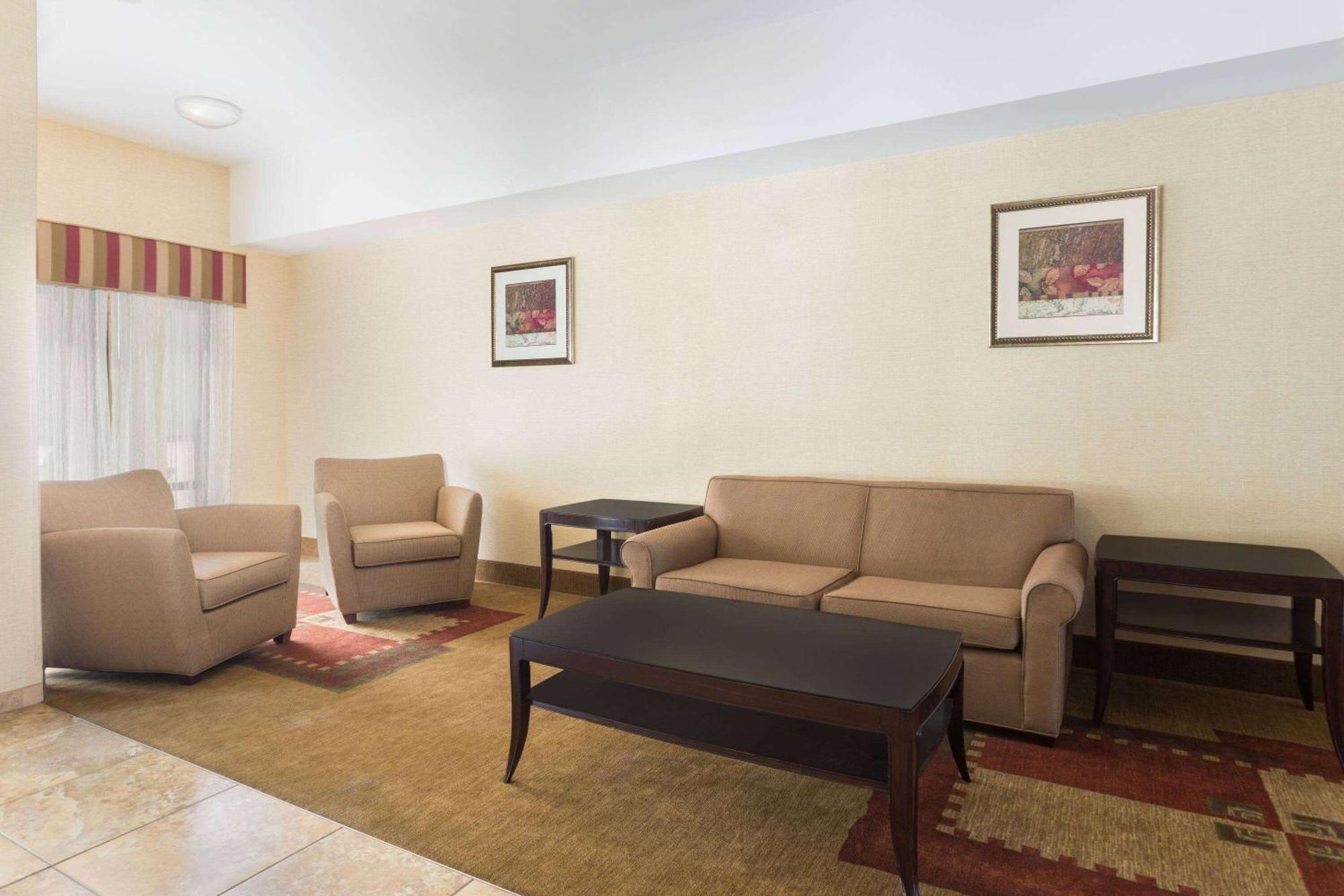 Days Inn By Wyndham Semmes Mobile Zewnętrze zdjęcie